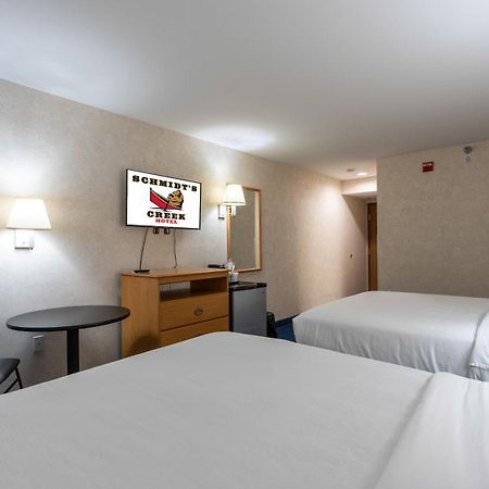 Schmidt'S Creek Hotel Осейдж Бийч Екстериор снимка